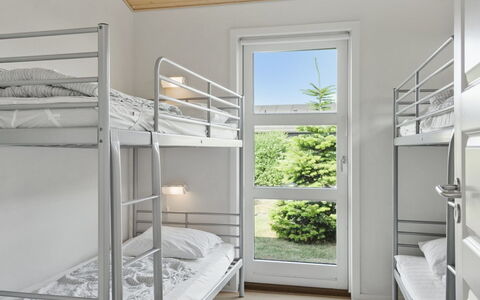Bertram - 1.9Km from the Sea: Køjeseng, Etage, Sovesal, Hostel, Hårdttræ, Bejdse, Seng, Soveværelse, Bed Frame, Sengetøj