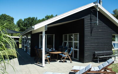 Bertram - 1.9Km from the Sea
