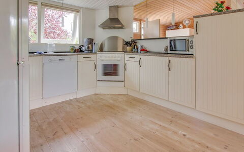 Svend - 1.5Km from the Sea: Træ, Gulvbelægning, Loft, Indretning, Etage, Værelse, Hjem, Trægulve, Køkken, Bejdse