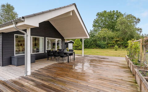 Jurien - 450M from the Sea: Træ, Veranda, Hårdttræ, Planke, Dæk, Skygge, Sommerhus, Bejdse, Walkway, Trægulve