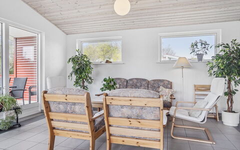 Rayla - 150M from the Sea: Møbel, Gulvbelægning, Indretning, Etage, Træ, Loft, Stol, Bord, Couch, Stue