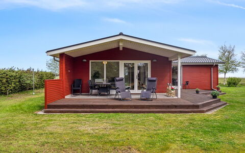 Rayla - 150M from the Sea: Bygning, Hus, Træ, Hjem, Tag, Sommerhus, Boligområde, Busk, Arkitektur
