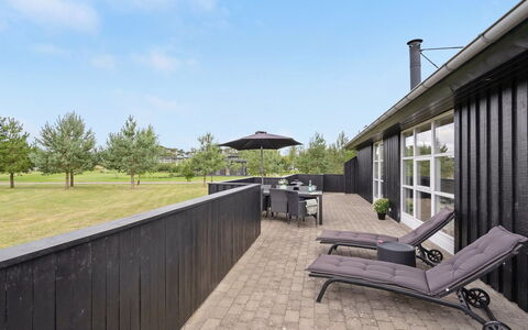 Thure - 1Km from the Sea: Plantesamfund, Sollys, Urteagtig Plante, Have, Plantation, Landbrug, Farm