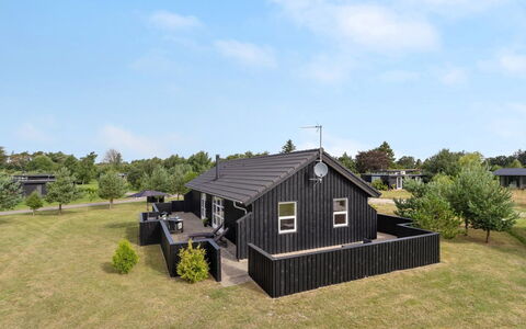 Thure - 1Km from the Sea: Plantesamfund, Sollys, Urteagtig Plante, Have, Plantation, Landbrug, Farm