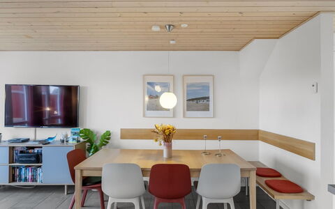 Hariett - 900M from the Sea: Plantesamfund, Sollys, Urteagtig Plante, Have, Plantation, Landbrug, Farm