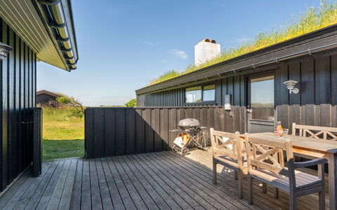 Aatu - 360M from the Sea: Tag, Hus, Hjem, Sommerhus, Sidespor, Estate, Indkørsel, Garden Bygninger, Gård, Skur