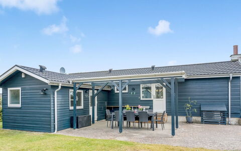 Shaya - 340M from the Sea: Træ, Bank, Sommerhus, Landdistrikt, Sø, Afspejling, Reservoir, Dam