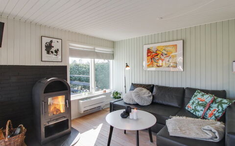 Shaya - 340M from the Sea: Indretning, Gulvbelægning, Træ, Møbel, Etage, Loft, Couch, Stue, Værelse, Hjem
