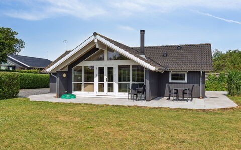 Gertrud - from the Sea: Plantesamfund, Sollys, Urteagtig Plante, Have, Plantation, Landbrug, Farm