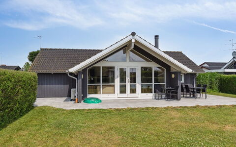 Gertrud - from the Sea: Plantesamfund, Sollys, Urteagtig Plante, Have, Plantation, Landbrug, Farm