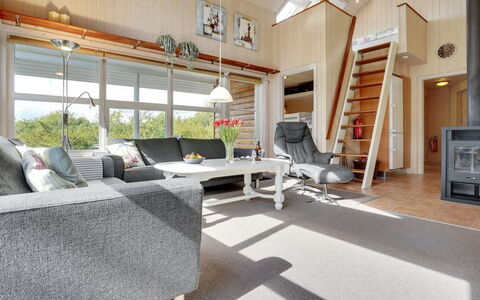 Krister - 250M to the Fjord: Bygning, Hus, Vindue, Hjem, Tag, Boligområde, Busk, Sommerhus, Land Lot