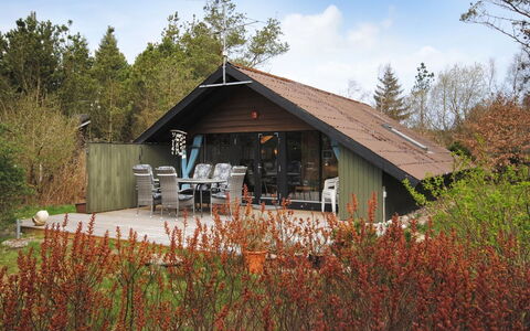 Deni - 4Km from the Sea: Hjem, Boligområde, Hus, Sommerhus, Tag, Land Lot, Sidespor, Have, Estate, Lawn