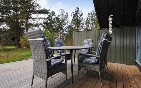 Deni - 4Km from the Sea: Hjem, Boligområde, Hus, Sommerhus, Tag, Land Lot, Sidespor, Have, Estate, Lawn