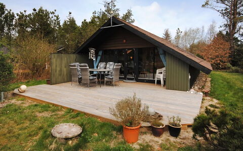 Deni - 4Km from the Sea: Hjem, Boligområde, Hus, Sommerhus, Tag, Land Lot, Sidespor, Have, Estate, Lawn