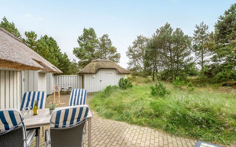 Catarine - 1.1Km from the Sea: Blå, Busk, Sommerhus, Bunddække, Have, Estate, Skygge, Landscaping, Stuehus, Eco Hotel