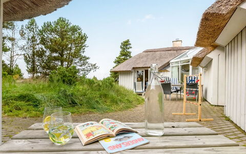 Catarine - 1.1Km from the Sea: Blå, Busk, Sommerhus, Bunddække, Have, Estate, Skygge, Landscaping, Stuehus, Eco Hotel