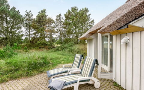 Catarine - 1.1Km from the Sea: Blå, Busk, Sommerhus, Bunddække, Have, Estate, Skygge, Landscaping, Stuehus, Eco Hotel