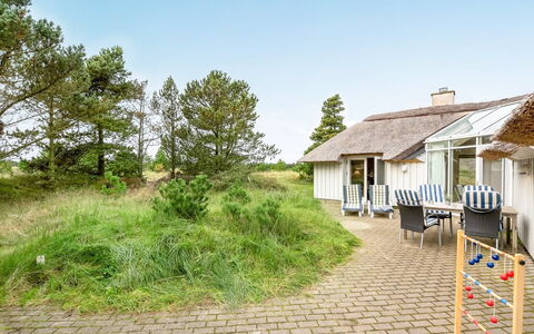 Catarine - 1.1Km from the Sea: Blå, Busk, Sommerhus, Bunddække, Have, Estate, Skygge, Landscaping, Stuehus, Eco Hotel