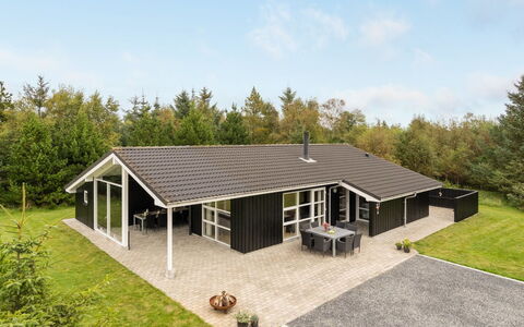 Frida - 700M from the Sea: Sommerhus, Estate