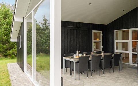 Frida - 700M from the Sea: Træ, Hjem, Veranda, Loft, Etage, Skygge, Glas, Hårdttræ, Bejdse, Dæk