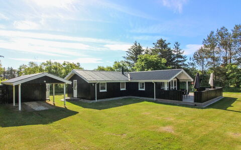 Suna - 1.3Km from the Sea: Hvid, Kort, Design