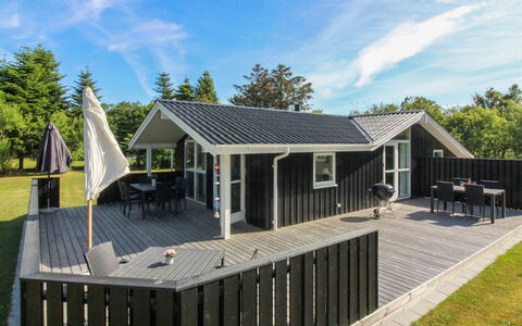Suna - 1.3Km from the Sea: Hvid, Kort, Design