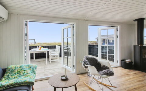 Adina - 50M from the Sea: Plantesamfund, Sollys, Urteagtig Plante, Have, Plantation, Landbrug, Farm