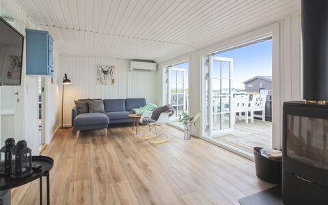 Adina - 50M from the Sea: Plantesamfund, Sollys, Urteagtig Plante, Have, Plantation, Landbrug, Farm