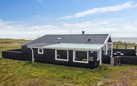 Adina - 50M from the Sea: Plantesamfund, Sollys, Urteagtig Plante, Have, Plantation, Landbrug, Farm