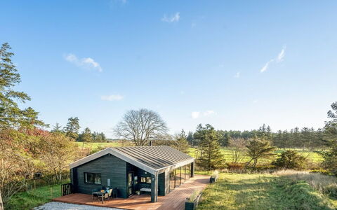 Remko - 1.5Km from the Sea: Sommerhus, Hjem, Hus, Tag, Veranda, Estate, Sidespor, Garden Bygninger, Stuehus, Gård