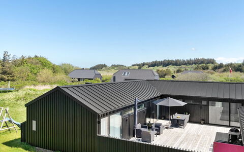 Claus - 500M from the Sea: Tag, Hjem, Sommerhus, Sidespor, Skygge, Gård, Estate, Have, Garden Bygninger, Skur