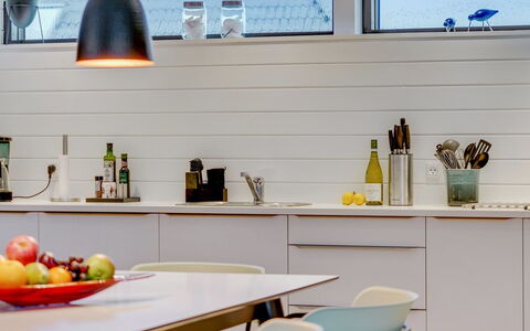 Claus - 500M from the Sea: Indretning, Møbel, Gulvbelægning, Træ, Køkken, Countertop, Belysning, Hjem, Bordservice, Etage