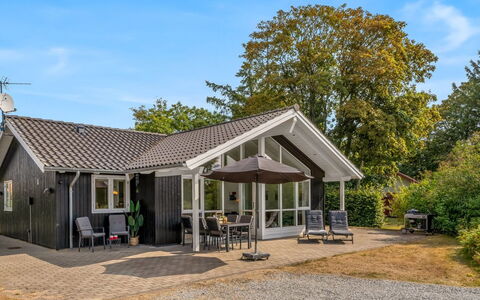 Skammel - 900M from the Sea: Tag, Hus, Hjem, Sommerhus, Estate, Dør, Sidespor, Skygge, Indkørsel, Veranda