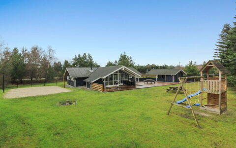 Acucena - 1.3Km from the Sea: Træ, Plantesamfund, Land Lot, Skygge, Naturmateriale, Garden Bygninger, Skur, Udendørs Struktur, Bjælkehytte