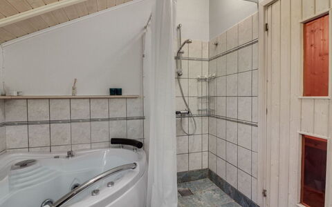 Acucena - 1.3Km from the Sea: Møbel, Indretning, Stol, Gulvbelægning, Bord, Udvej, Etage, Loft, Værelse, Eco Hotel