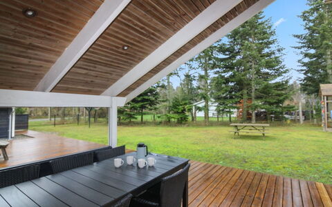 Acucena - 1.3Km from the Sea: Møbel, Indretning, Stol, Gulvbelægning, Bord, Udvej, Etage, Loft, Værelse, Eco Hotel