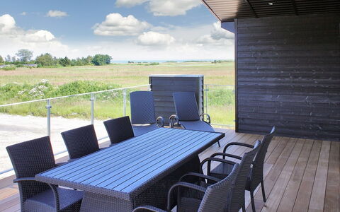 Ugot - 750M from the Sea: Svømmepøl, Udendørs Møbler, Møbel, Udvej, Flise, Eco Hotel, Skygge, Stol, Fritid, Estate