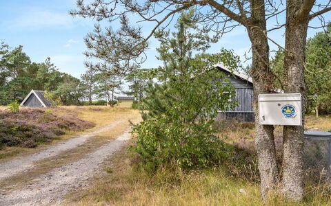 Asmara - 200M from the Sea: Boligområde, Tag, Forstad, Indkørsel, Estate, Skorsten