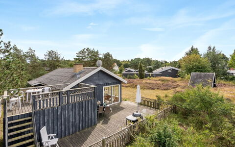 Asmara - 200M from the Sea: Boligområde, Tag, Forstad, Indkørsel, Estate, Skorsten
