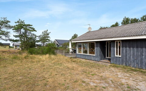 Asmara - 200M from the Sea: Boligområde, Tag, Forstad, Indkørsel, Estate, Skorsten