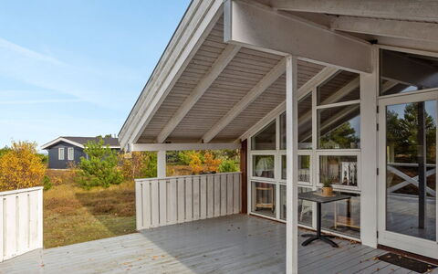 Bille - 200M from the Sea: Svømmepøl, Ferieby