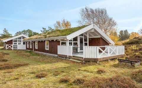 Bille - 200M from the Sea: Arkitektur, Tag, Hjem, Kompositmateriale, Dagslys, Sidespor, Indkørsel