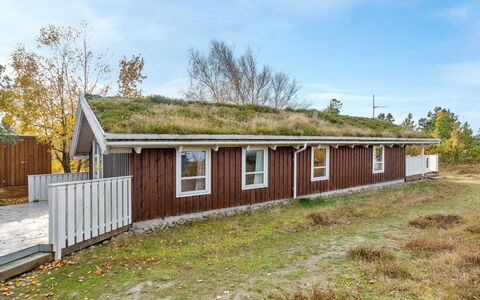 Bille - 200M from the Sea: Arkitektur, Tag, Hjem, Kompositmateriale, Dagslys, Sidespor, Indkørsel