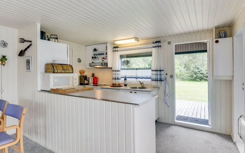 Gangulf - 150M from the Sea: Træ, Loft, Køkken, Hårdttræ, Countertop, Bejdse, Stol, Trægulve, Cabinetry
