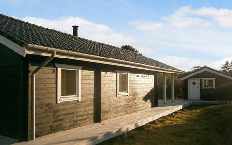 Lewe - 150M from the Sea: Svømmepøl, Ferieby