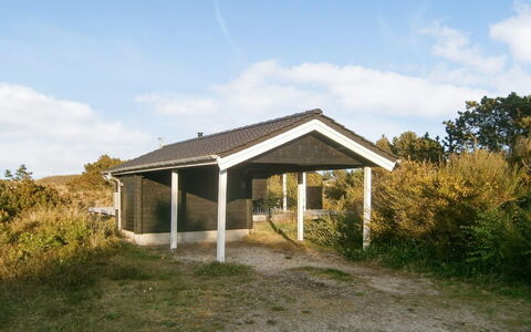Lewe - 150M from the Sea: Svømmepøl, Ferieby