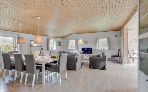 Kia - 80M from the Sea: Tag, Hus, Hjem, Sommerhus, Sidespor, Estate, Indkørsel, Garden Bygninger, Gård, Skur