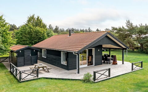 Allie - 150M from the Sea: Tag, Hus, Hjem, Sommerhus, Sidespor, Estate, Indkørsel, Garden Bygninger, Gård, Skur
