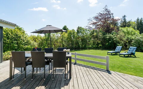 Kajana - 400M from the Sea: Hus, Hjem, Tag, Sommerhus, Estate, Landscaping, Garden Bygninger, Sidespor, Stuehus
