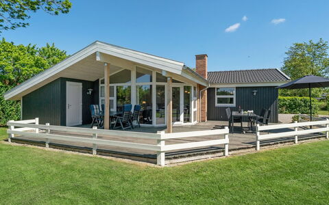 Kajana - 400M from the Sea: Hus, Hjem, Tag, Sommerhus, Estate, Landscaping, Garden Bygninger, Sidespor, Stuehus
